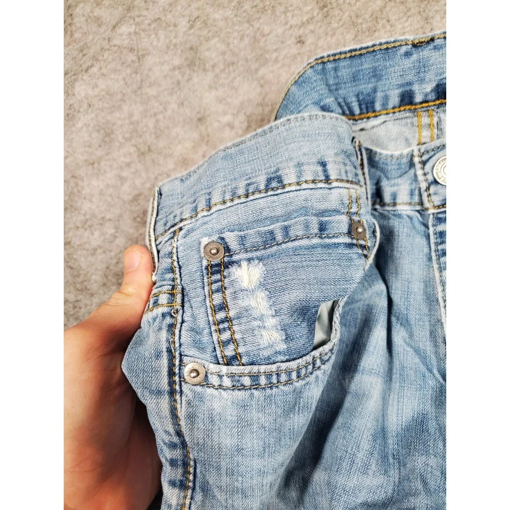 Levis pants have